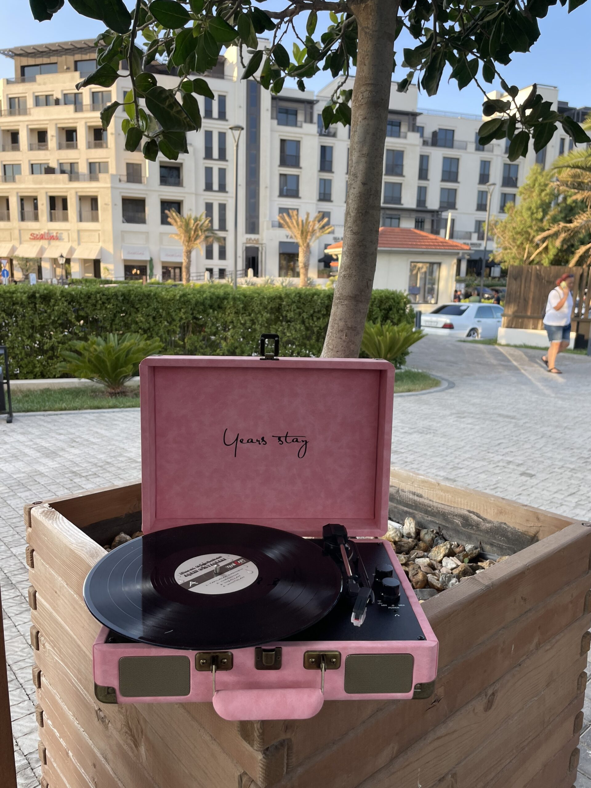 Gramofonbaku GRM006 pink (Çəhrayi) rəngi çanta Pikap – Bluetooth Retro plak Çalar 1 Gramofonbaku GRM006 pink (Çəhrayi) rəngi çanta Pikap – Bluetooth Retro plak Çalar