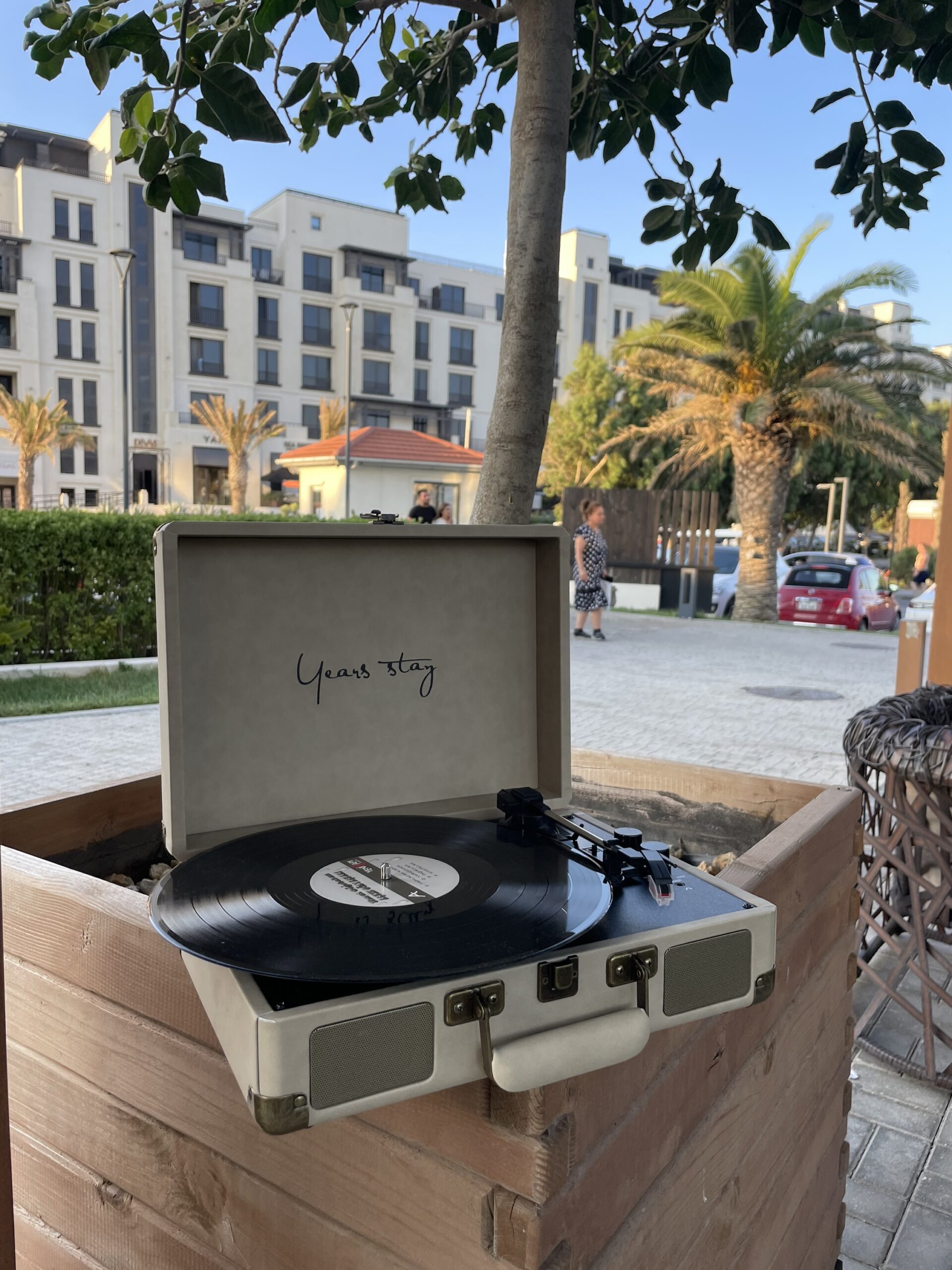 Gramofonbaku GRM005 krem rəngi çanta Pikap – Bluetooth Retro plak Çalar 5 Gramofonbaku GRM005 krem rəngi çanta Pikap – Bluetooth Retro plak Çalar - Görsel 5