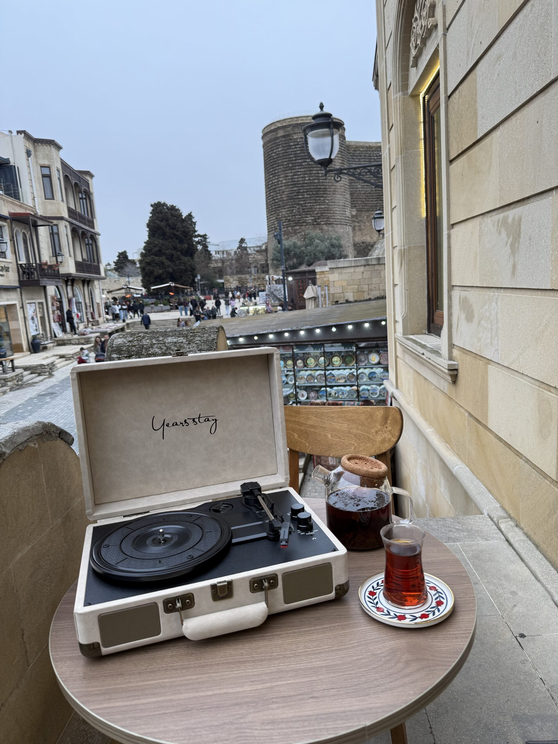Gramofonbaku GRM005 krem rəngi çanta Pikap – Bluetooth Retro plak Çalar 6 Gramofonbaku GRM005 krem rəngi çanta Pikap – Bluetooth Retro plak Çalar - Görsel 6