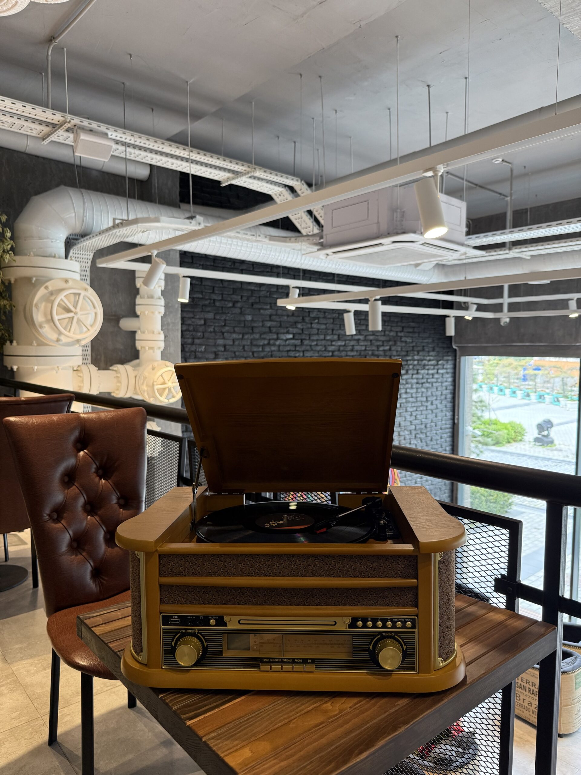 Gramofonbaku GRM014 Premium Gramofon– Bluetooth FM Retro plak Çalar 3 Gramofonbaku GRM014 Premium Gramofon– Bluetooth FM Retro plak Çalar - Görsel 3