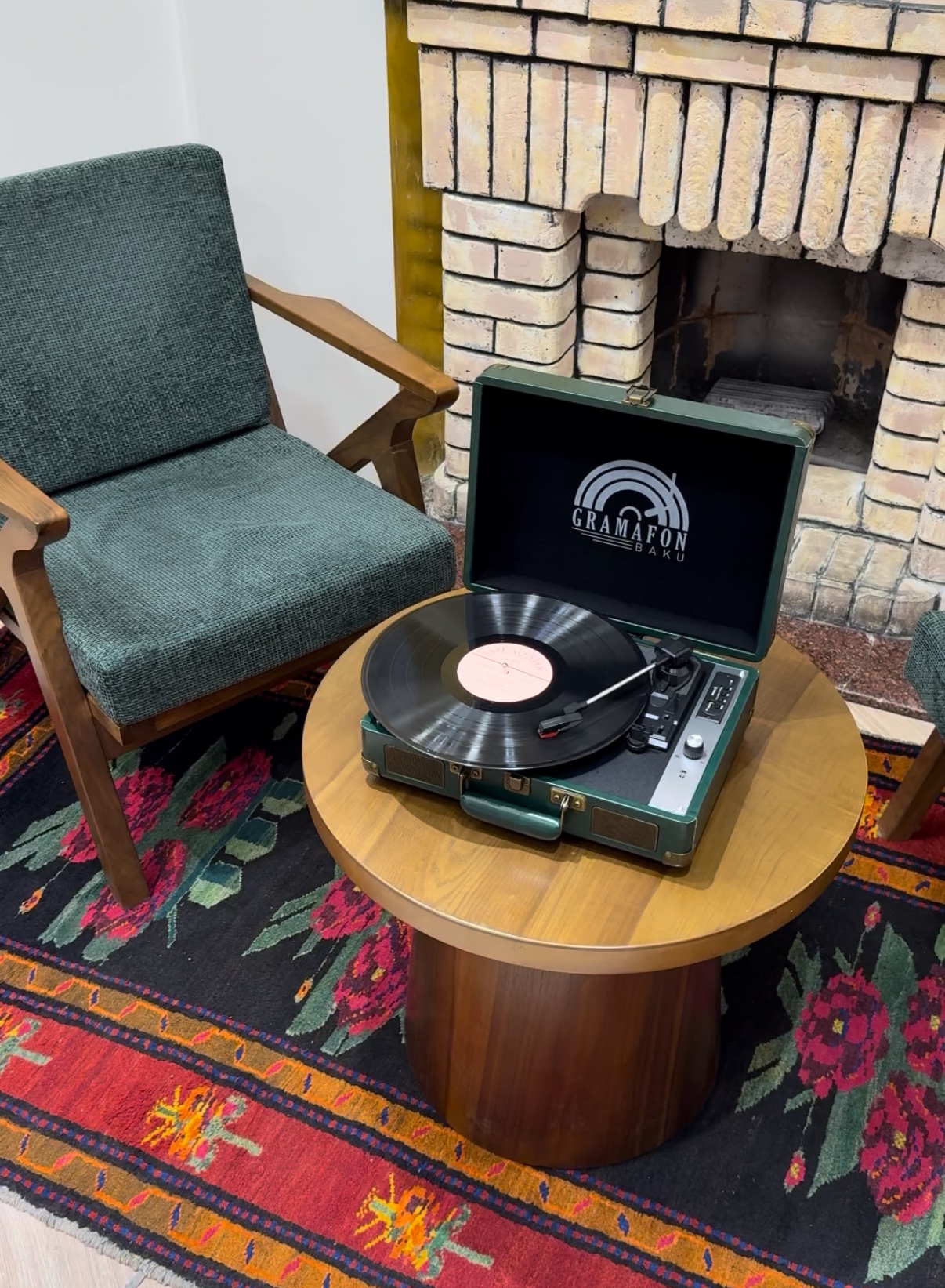 Gramofonbaku GRM001 yaşıl çanta Pikap – Bluetooth Retro plak Çalar 2 Gramofonbaku GRM001 yaşıl çanta Pikap – Bluetooth Retro plak Çalar - Görsel 2